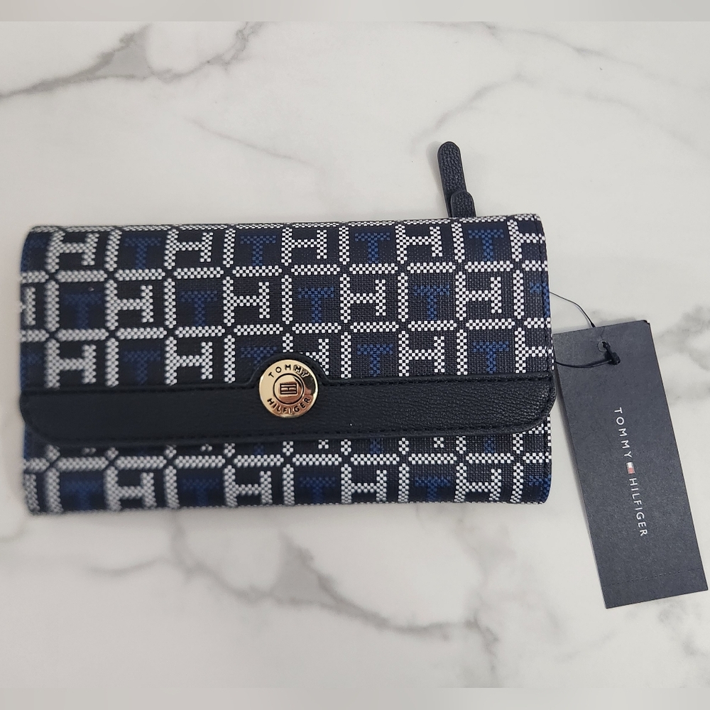 NWT Tommy Hilfiger Navy and Black Monogram Trifold Wallet - Picture 3 of 14